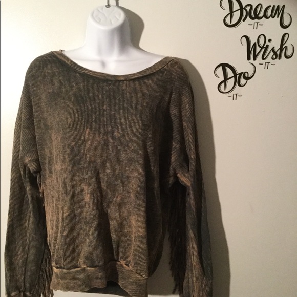 Fringe top - Picture 2 of 2